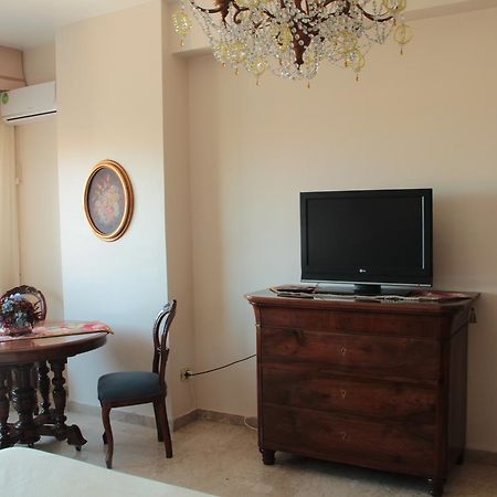 B.&B Margaret'S House Bed & Breakfast Milazzo Bagian luar foto