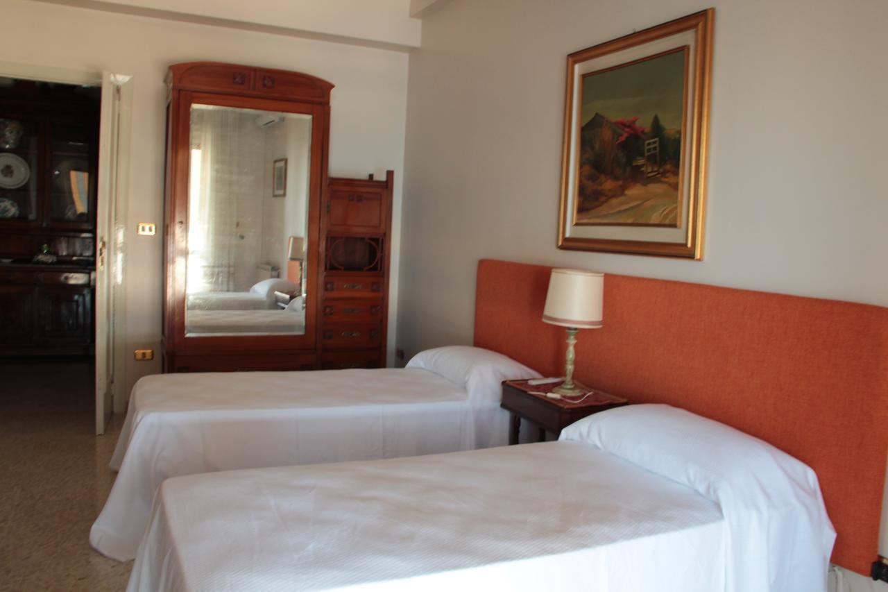 B.&B Margaret'S House Bed & Breakfast Milazzo Bagian luar foto