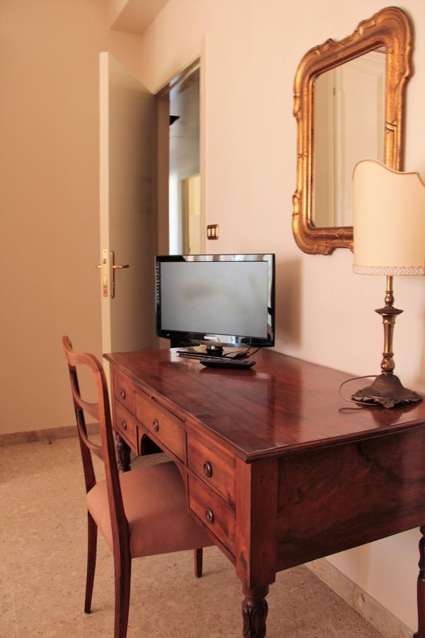 B.&B Margaret'S House Bed & Breakfast Milazzo Bagian luar foto