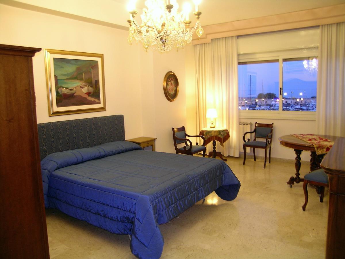 B.&B Margaret'S House Bed & Breakfast Milazzo Bagian luar foto